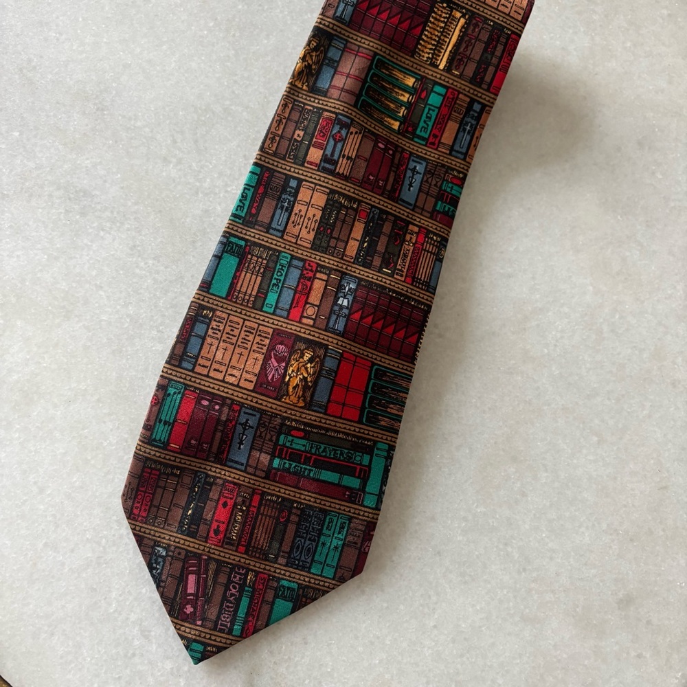 Eagles Wings Kissimmee, FL men’s bookshelf book lovers necktie tie